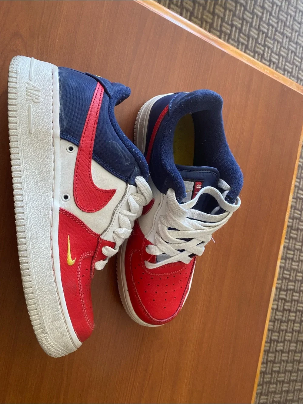 Nike Air Force Low LV8